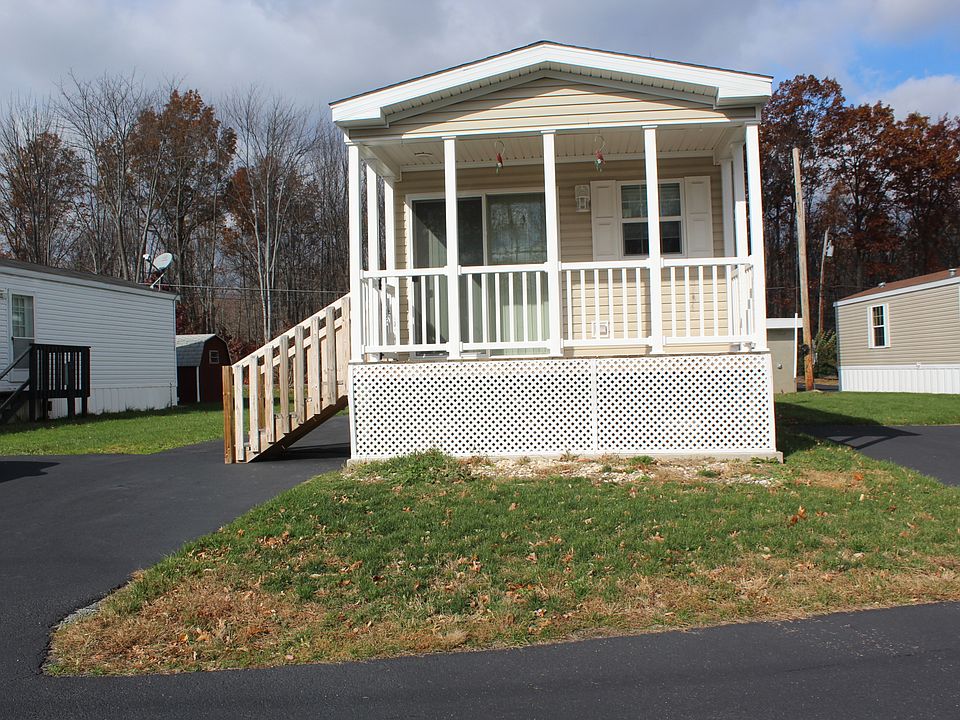 Has front porch 