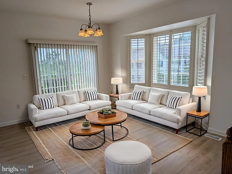 17289 Vaughn Ln — Photo 11