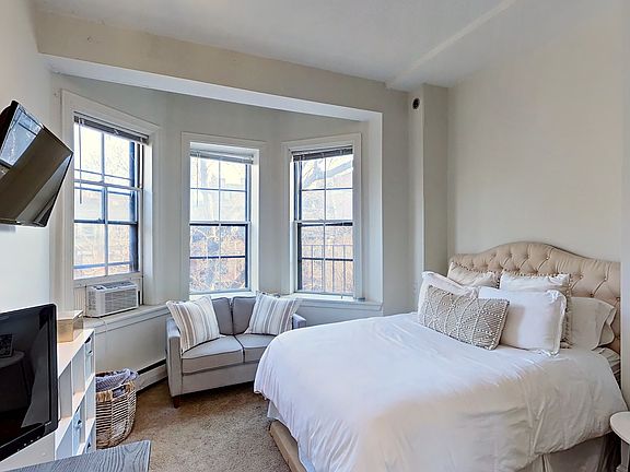 4th image of 173 Marlborough St APT 32