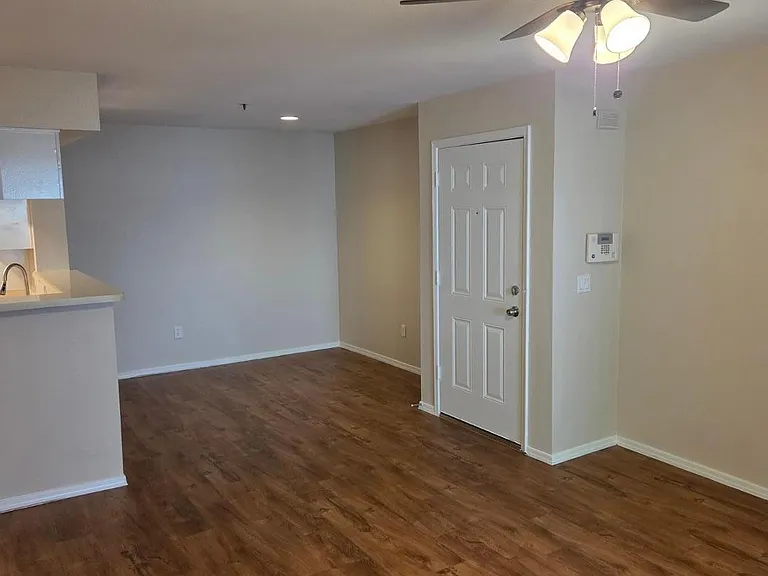 2025 E Campbell Ave #241 — Photo 3