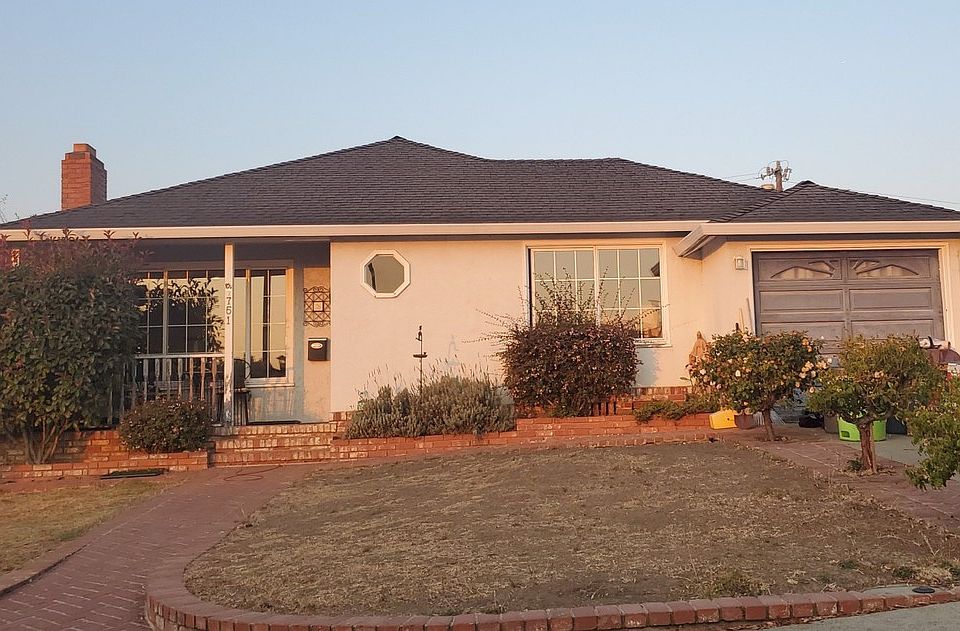 1st image of 751 Olive Ct