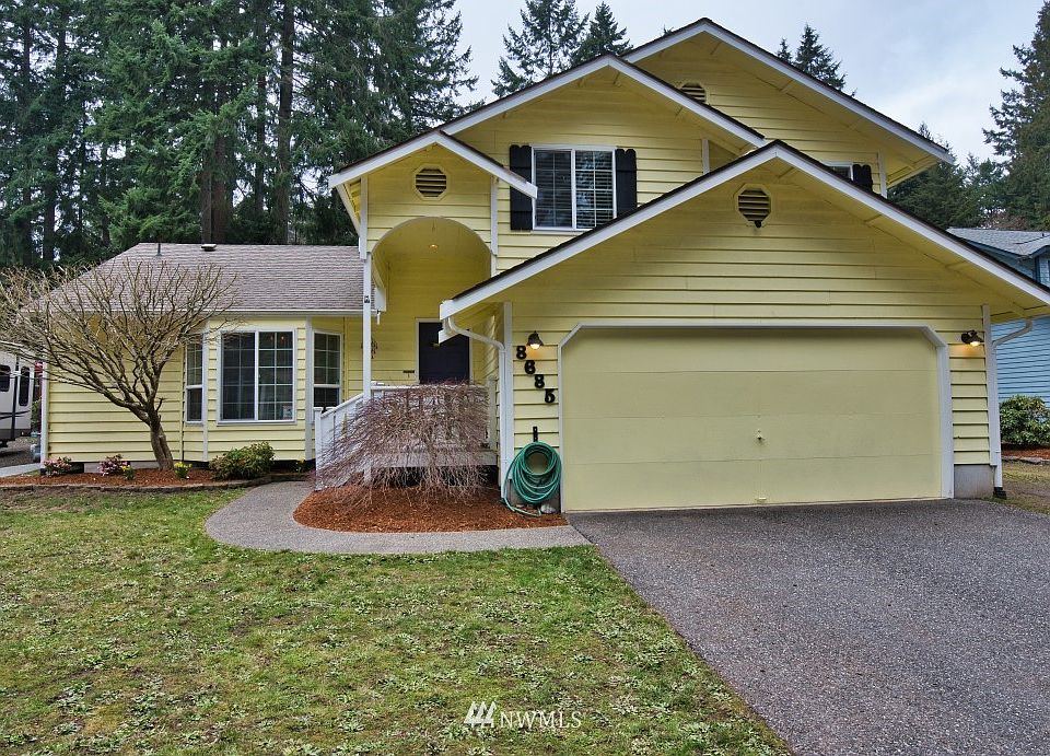 Well maintained home on 1/3 acre in quite neighborhood is waiting for you!