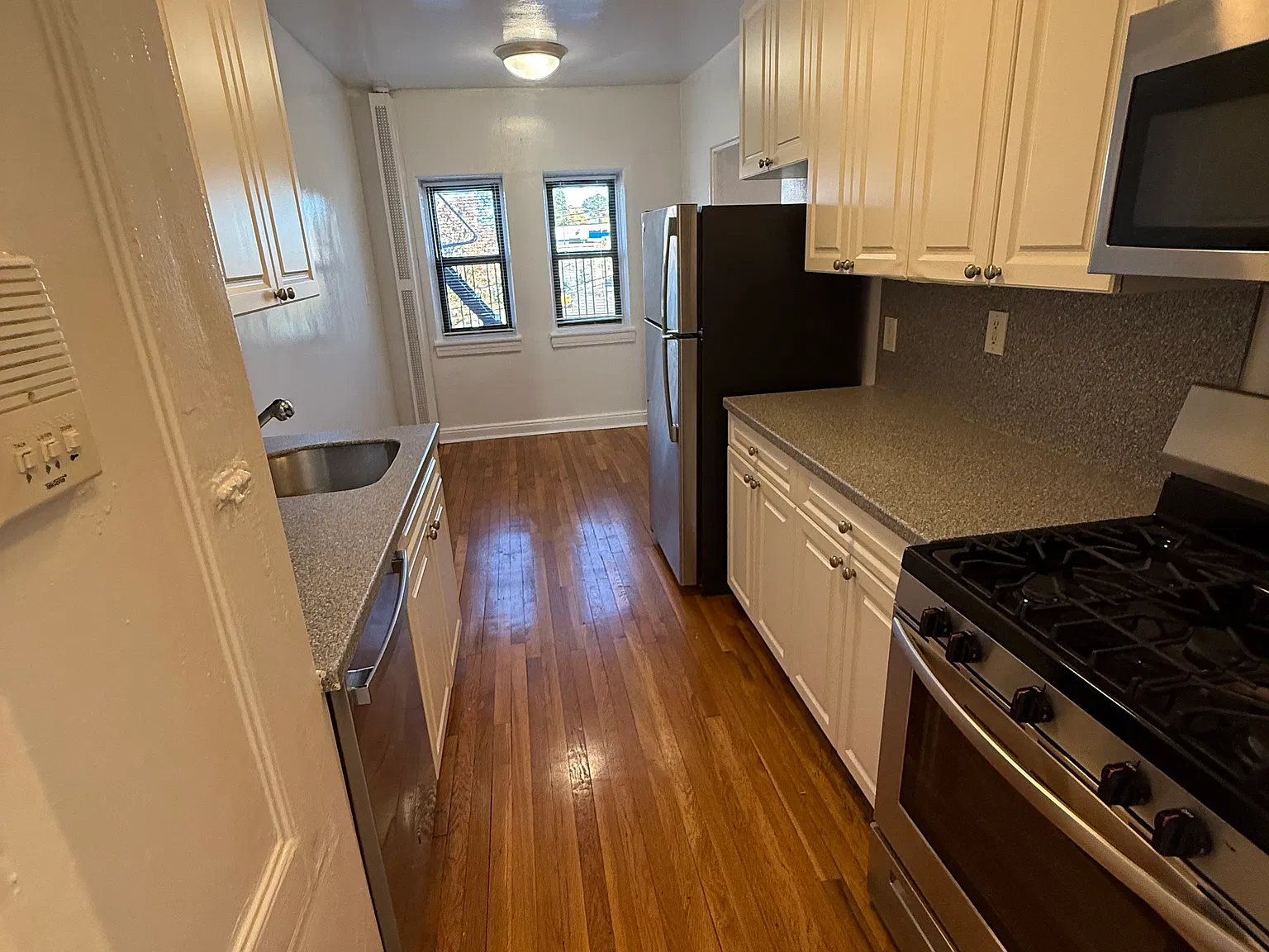 1 bed, $2,500 — Photo 4