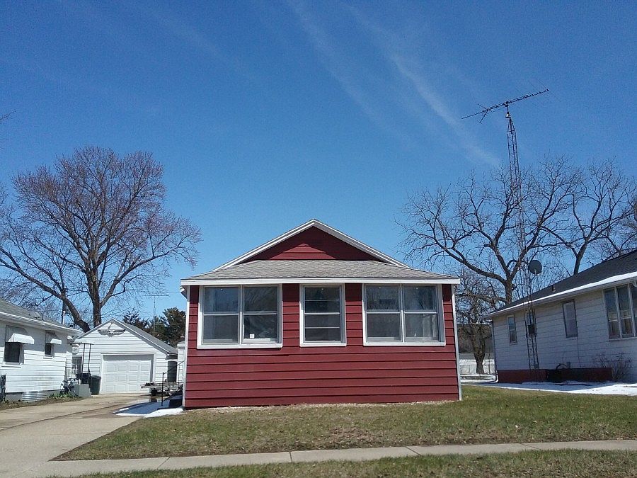 1st image of 1051 S Terrace St