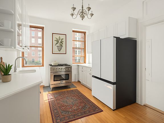 5th image of 225 W 86th St APT 301
