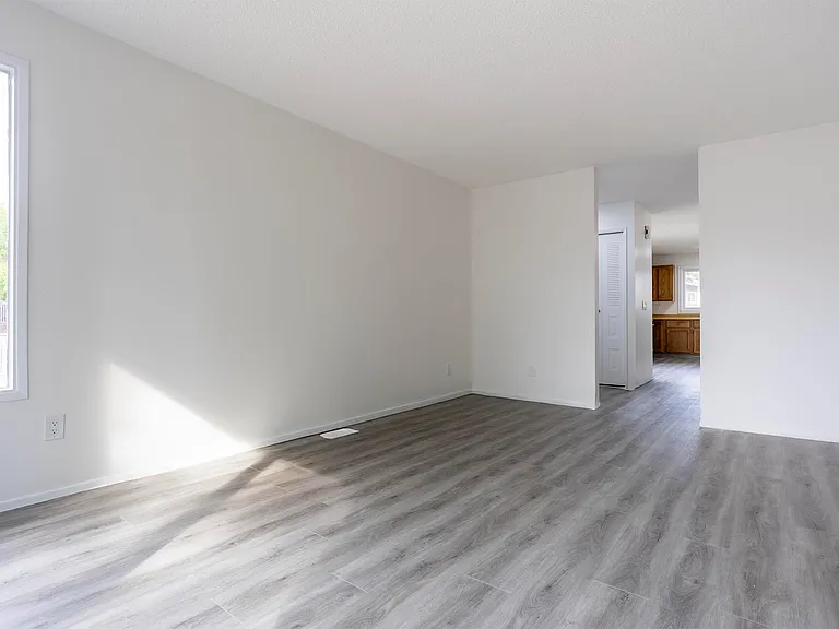 48 Greystone Dr — Photo 7