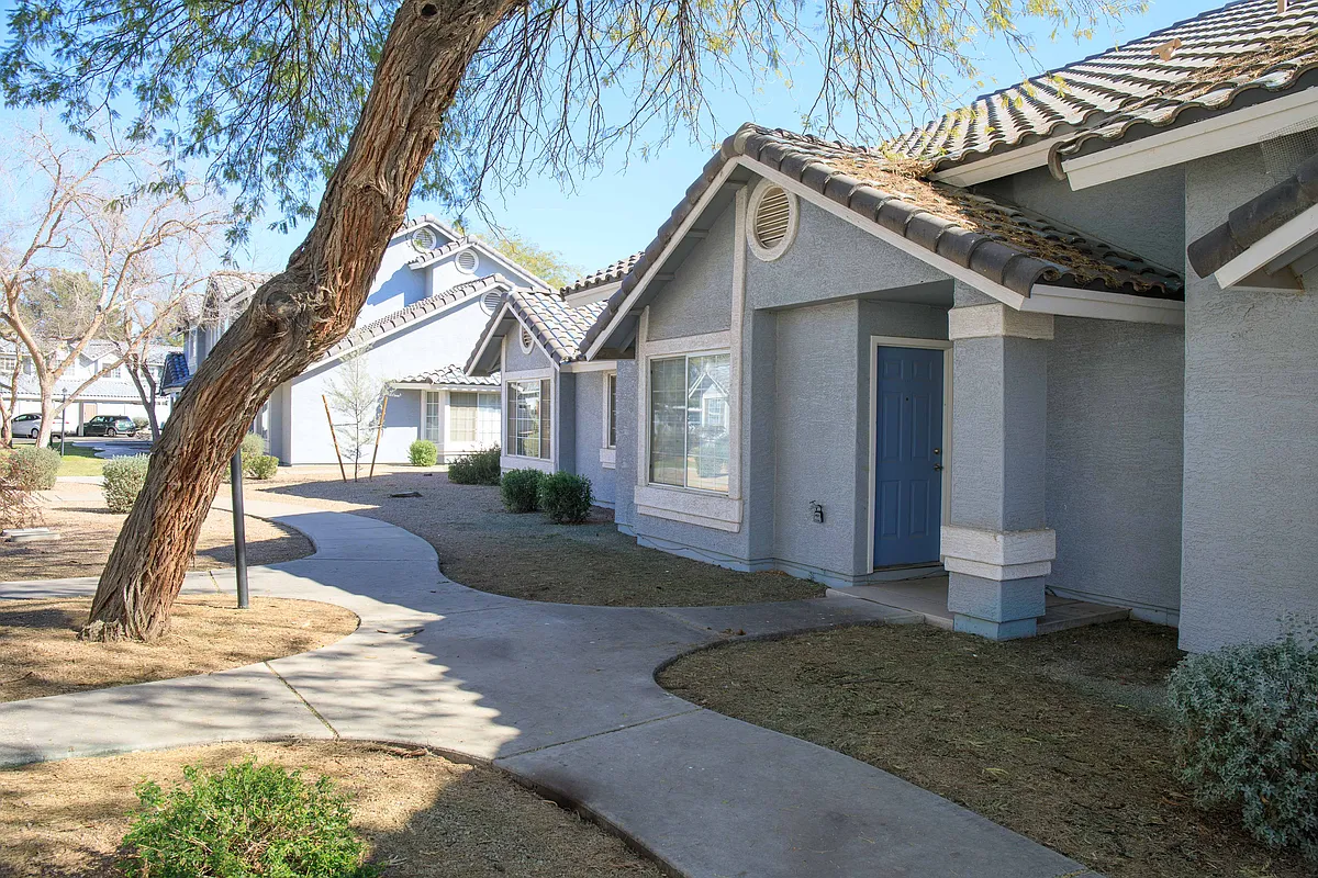 Building Photo - 860 N McQueen Rd #1109