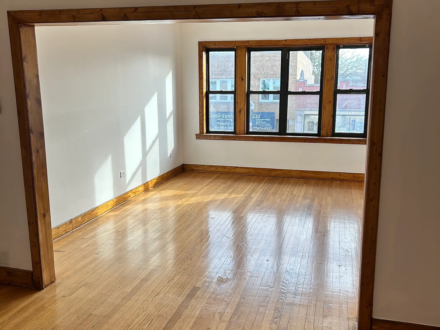 3 bed, 1900 sqft, $1,950 — Photo 2