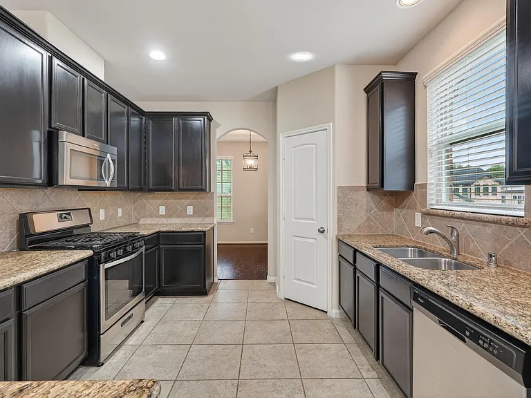 13302 Hidden Valley Dr — Photo 11