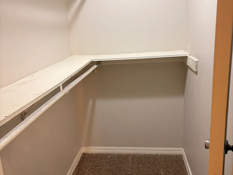 827 Hardy Springs Cir #B — Photo 9