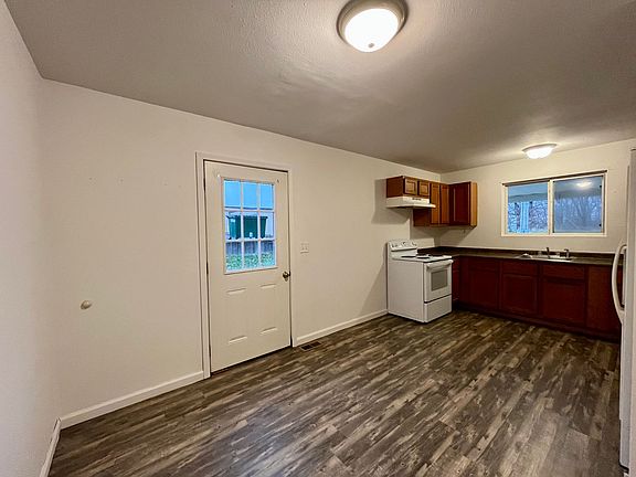 5th image of 256A-256B College St #C256b
