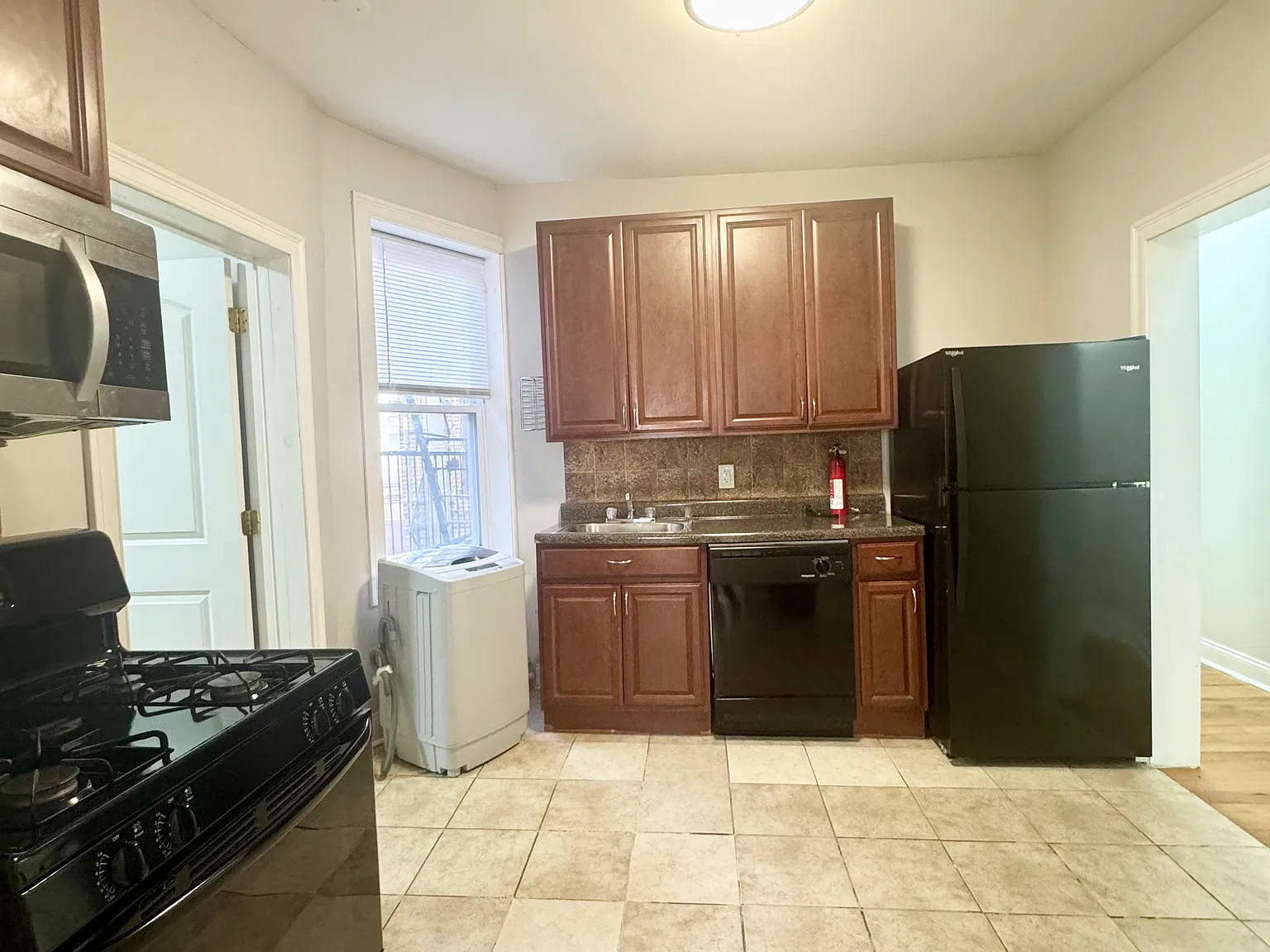 2 bed, $2,195 — Photo 2