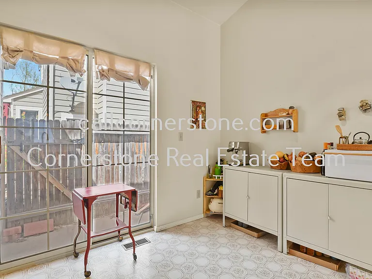 8640 Boxelder Dr — Photo 15