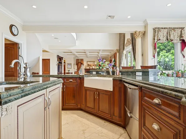 1-06 Samos Lane image 12 of 28