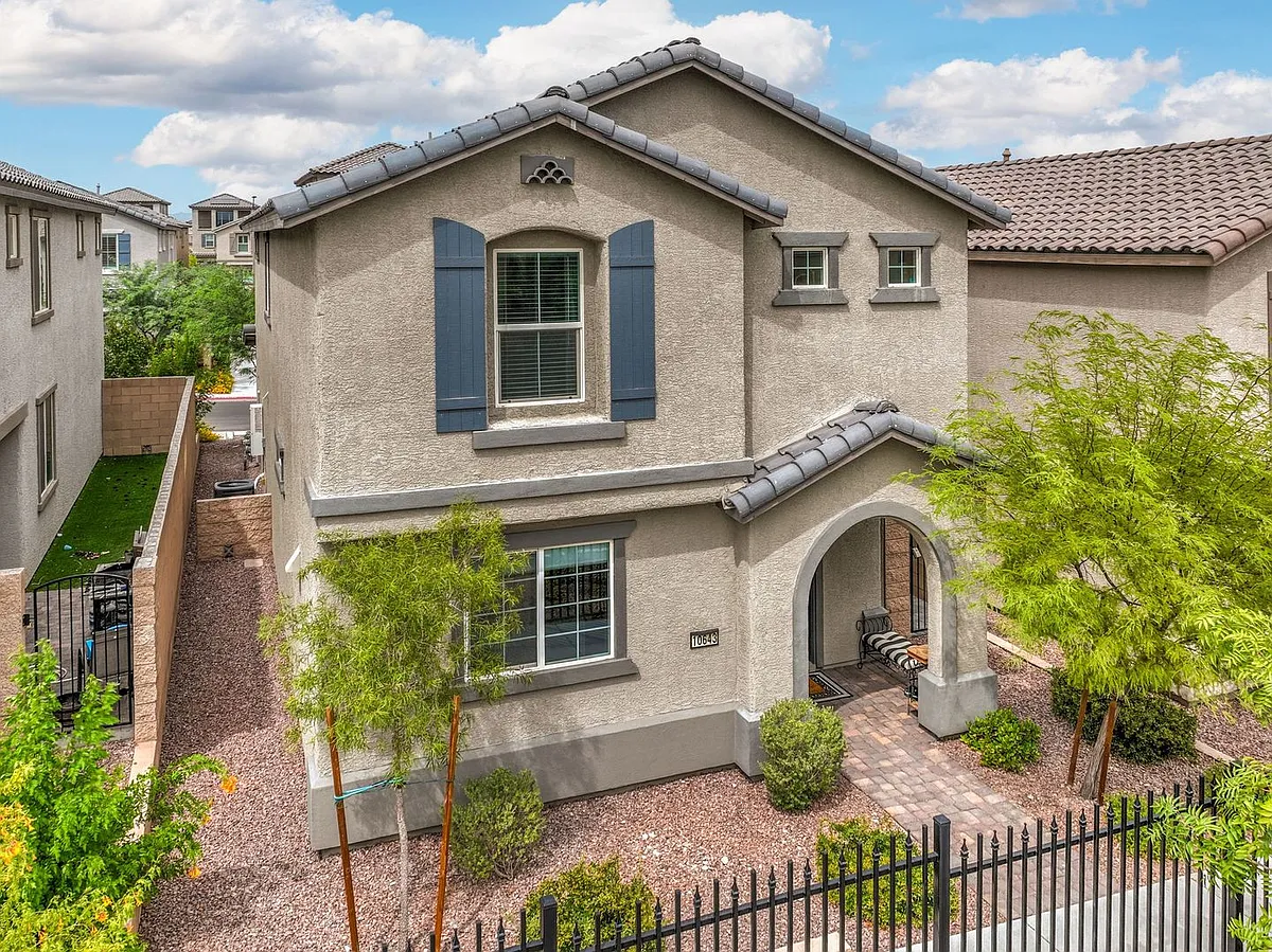 Building Photo - 10643 Sariah Skye Ave