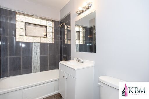 2nd image of 8141 S Ingleside Ave APT 2W