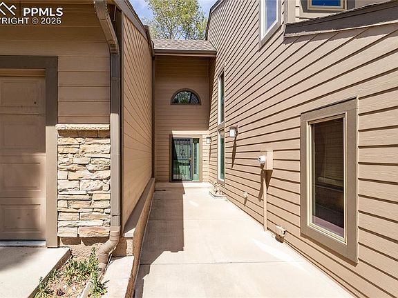 2nd image of 24 Woodbridge Dr