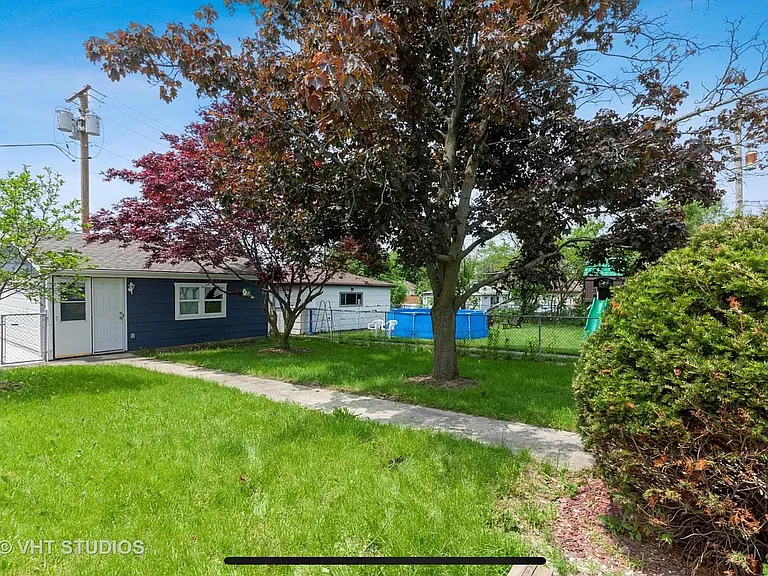 536 Ledochowski St — Photo 12