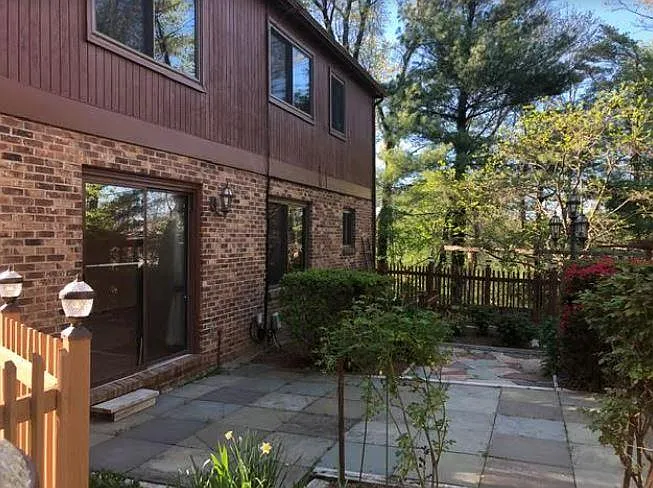 9944 Great Oaks Way — Photo 16