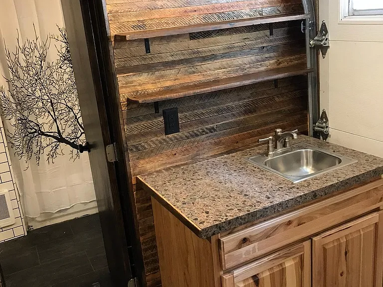 1235 N Clarkson St #3 — Photo 9