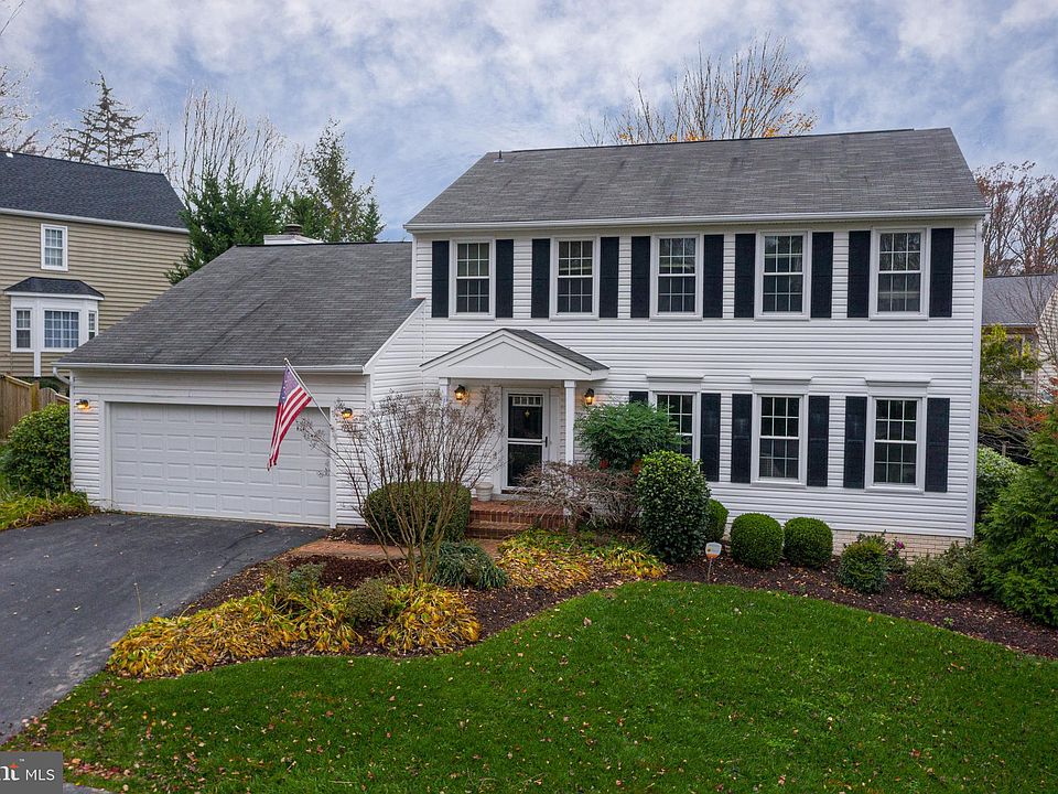 1st image of 9617 Flaming Oak Way