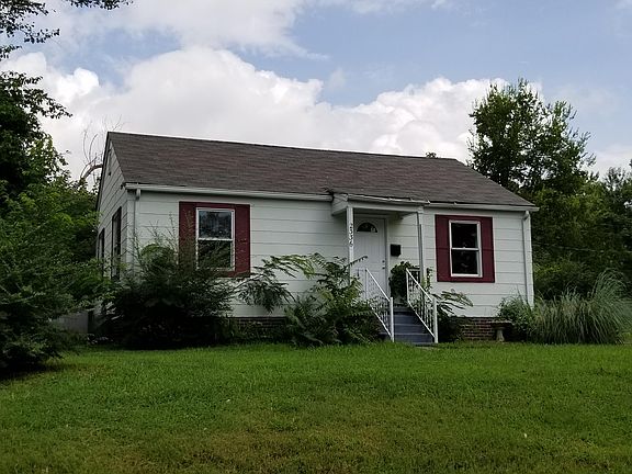 2nd image of 2336 Boxwood Ln NE