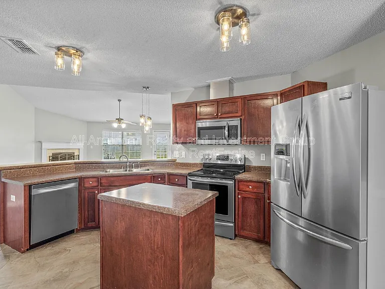 203 Citadel Ln — Photo 10