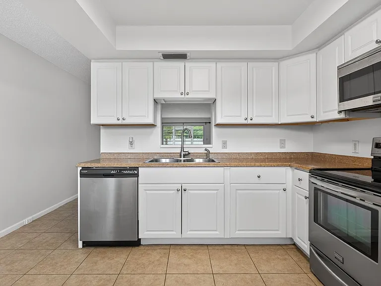 2501 Antigua Ter #D1 — Photo 6