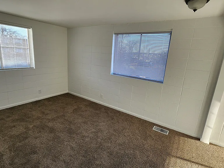 Campus View Apartments — Photo 51