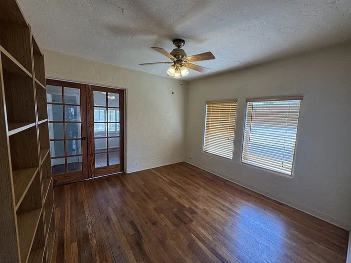 1445 E Flower St — Photo 15
