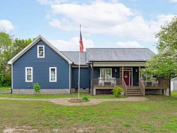 257 Porch Swing Ln, Fuquay Varina, NC 27526