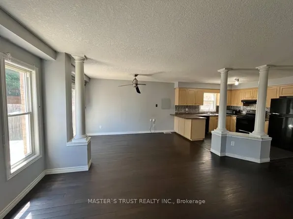 256 Bridlewreath St, Kitchener, ON N2E 4B4