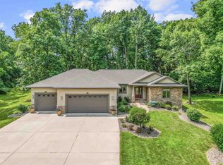 976 E Lakeside Dr, Edgerton, WI 53534