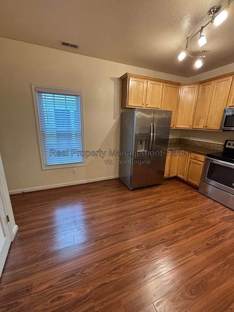 4 bed, 2.5 bath, 1478 sqft, $2,295 — Photo 3