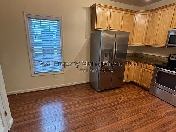 3rd image of 1464 Oliver Ave