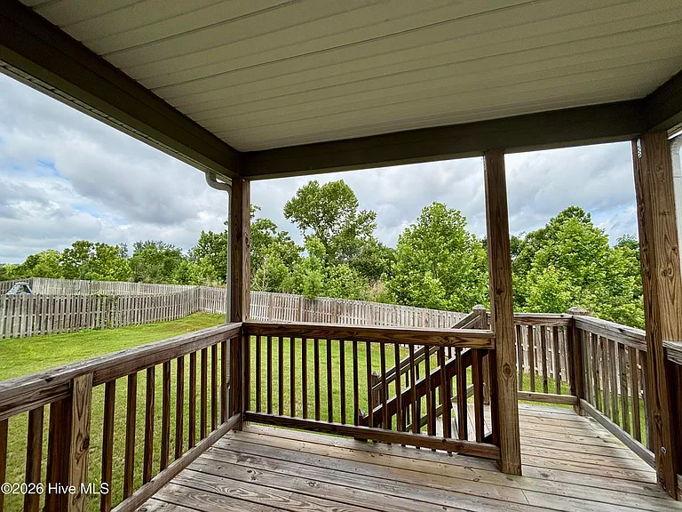 240 Callahan Dr — Photo 17