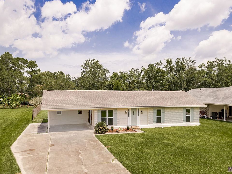 1st image of 39456 Gregg Dr