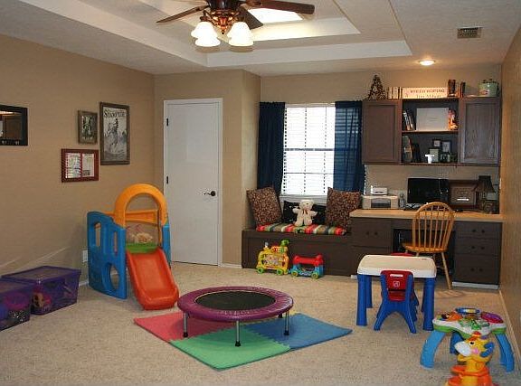 3rd image of 6215 Sequoia Dr
