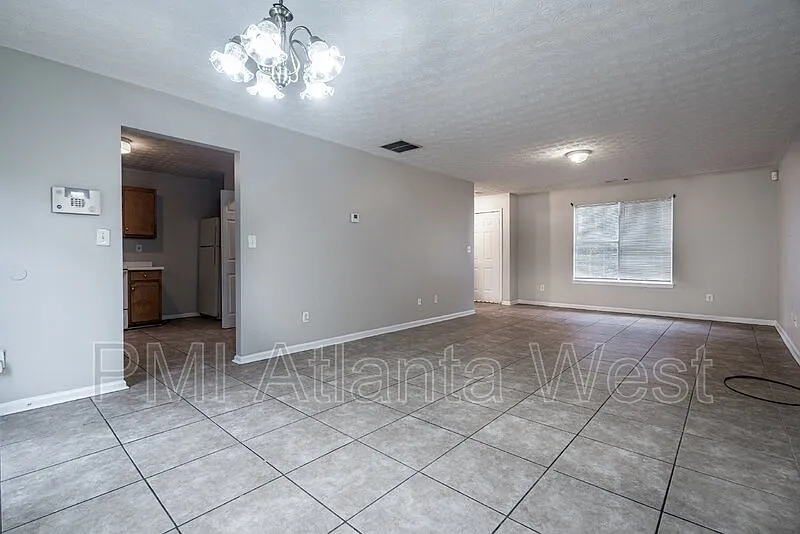 3 bed, 2.5 bath, 1384 sqft, $1,250 — Photo 2