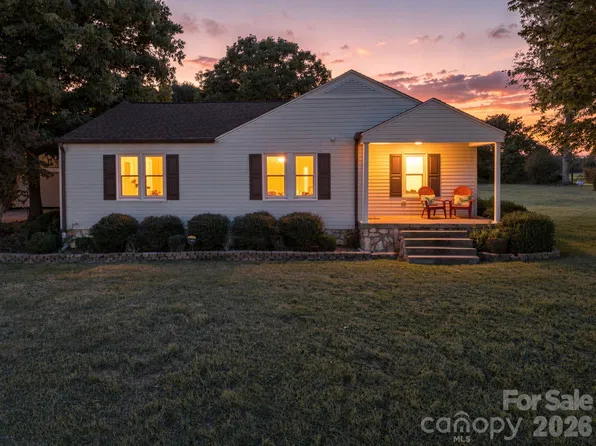 3770 Dry Ponds Rd, Granite Falls, NC 28630