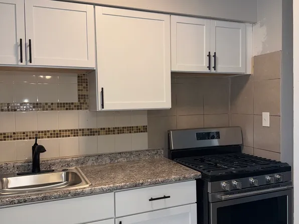 5813 W 35th St #7, Cicero, IL 60804