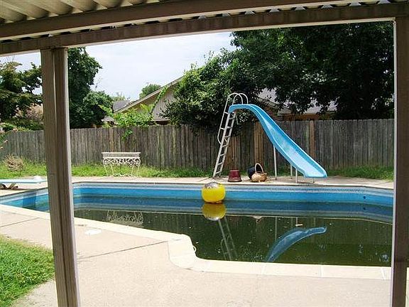 4th image of 2702 Anita Ln #1