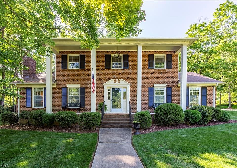 1st image of 2 Round Hill Ct