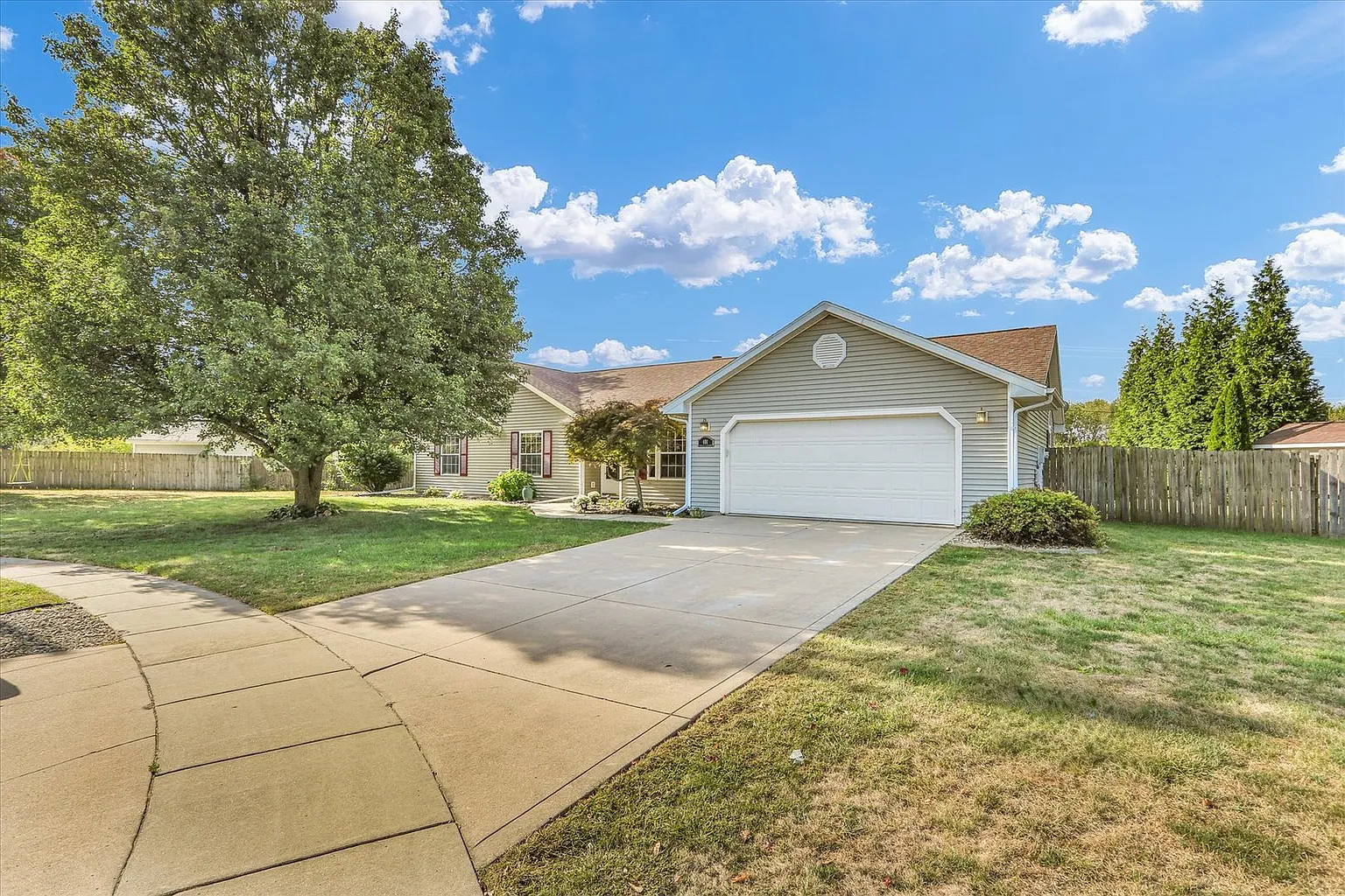 401 Winston Ct photo 1