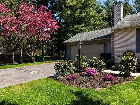 3rd image of 69 Cherry Ln