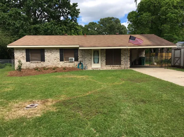 202 Elizabeth Ave, Petal, MS 39465