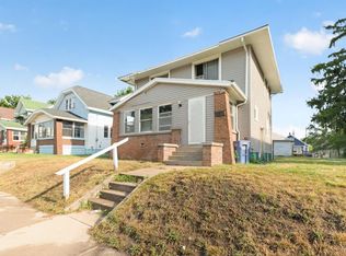 1043 Oakdale St SE, Grand Rapids, MI 49507