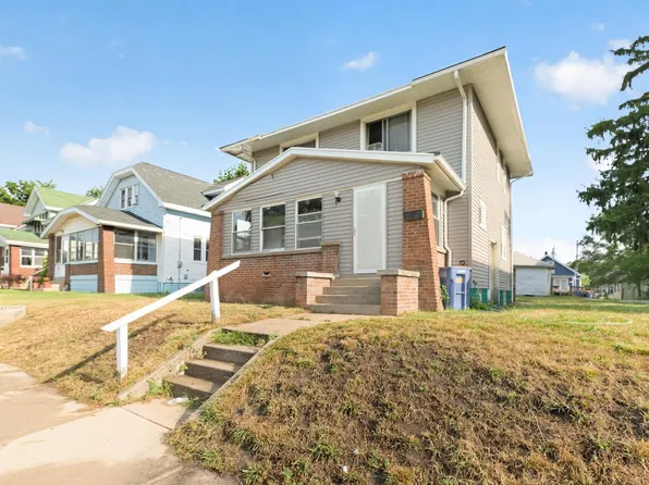 1043 Oakdale St SE, Grand Rapids, MI 49507