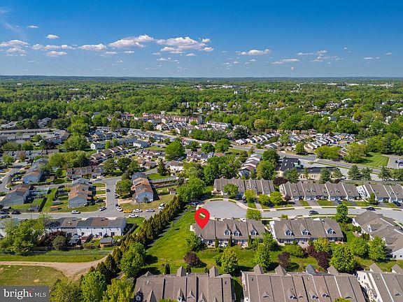 2nd image of 467 Sweetman Dr