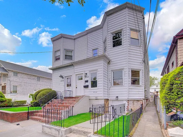 43-44 164th St #4344, Flushing, NY 11358